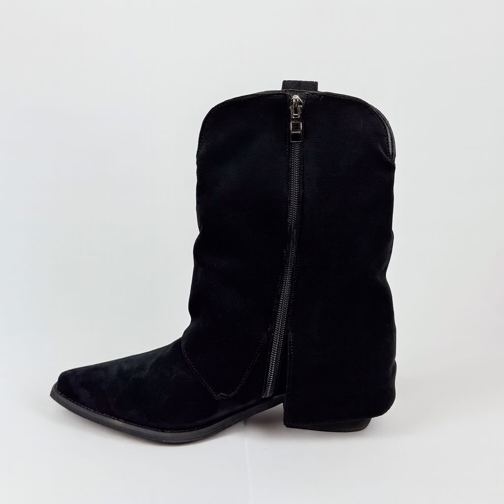 Bota cowboy con flecos y doble capa